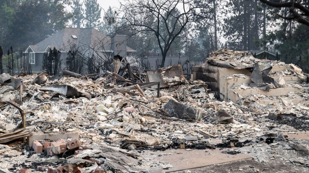Spokane wildfires: Map, smoke tracking tools, and latest update as 3 fires devastate eastern Washington
